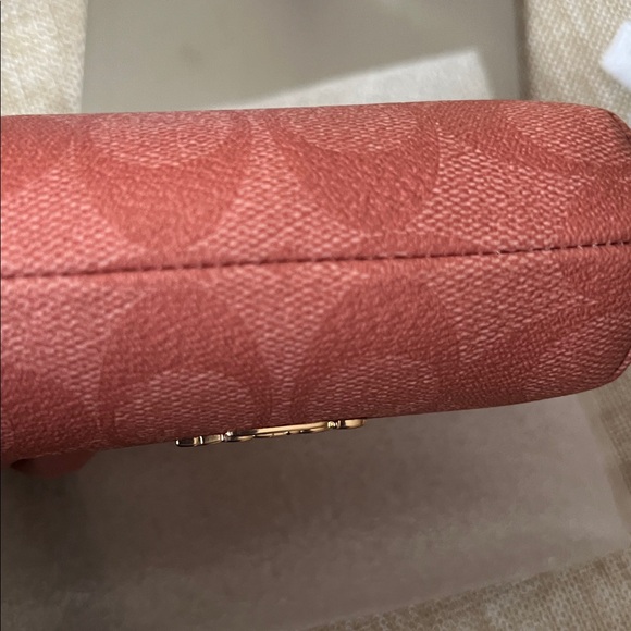 Coach NWT Pink and White Kisslock coin purse - Picture 10 of 11